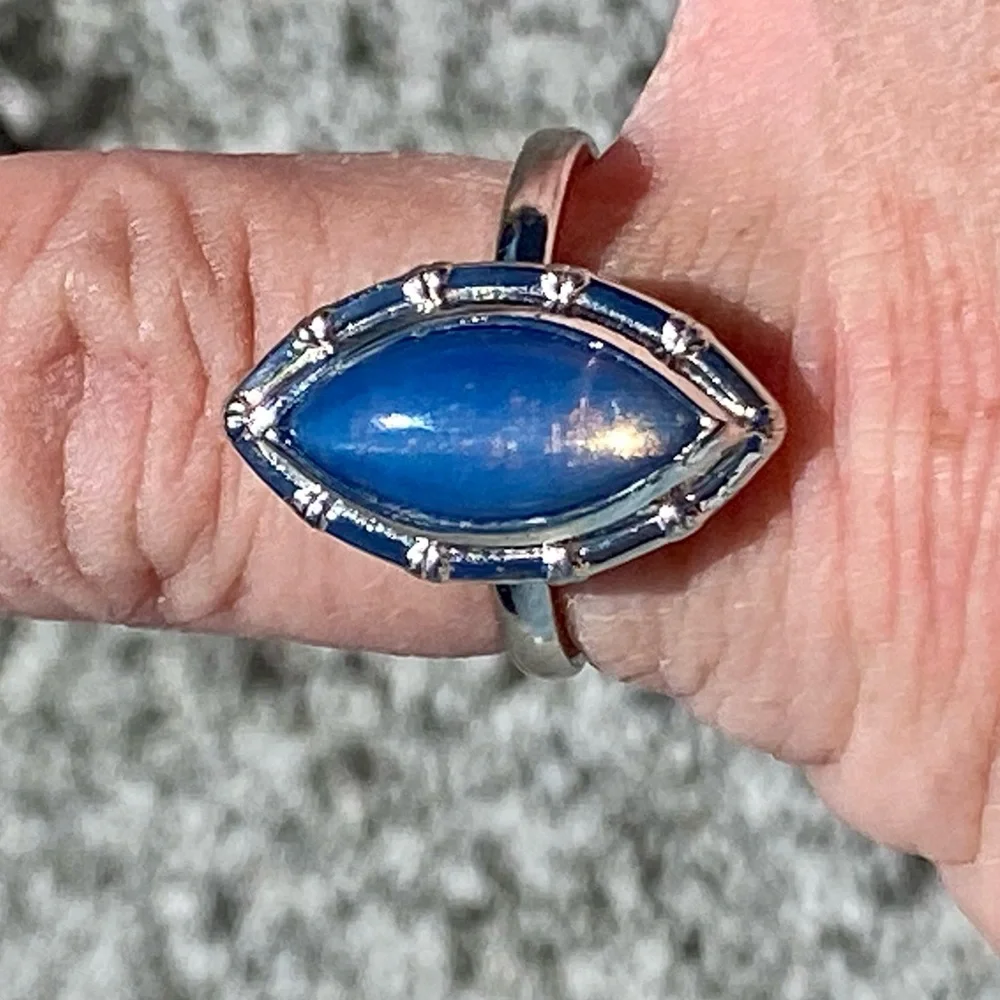 BEAUTIFUL CATS EYE SIMULATED RING - Picture 9 of 11